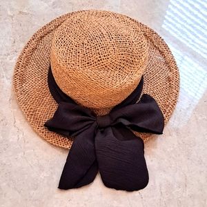 NWOT Cherokee Tan Hat With Bow